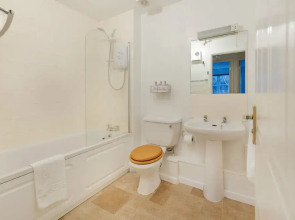 Watford Premier Serviced Apartments - Eton House