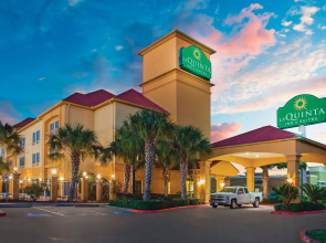 La Quinta Inn & Suites by Wyndham Beaumont West
