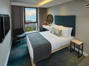 StayEasy Cape Town City Bowl