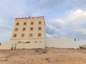 Super OYO 107 Ras Al Hadd Waves Hotel