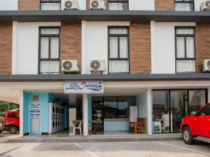 Oyo 403 Maplewave Hotel