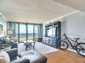 Walk to Beach & Eats: Condo w/ Pool in Clearwater!