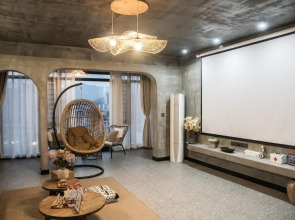 Locals Apartment Place 18