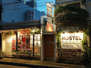 Crossroads Hostel Manila