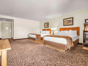 Red Arrow Inn & Suites, a Travelodge by Wyndham