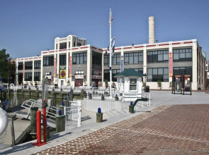 Hotel AKA Alexandria