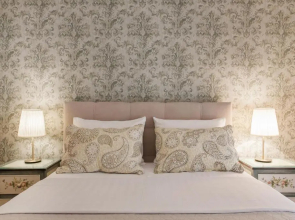 Nicholas Point Apartments and Rooms