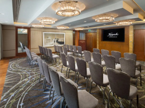 Отель Kempinski Mall Of The Emirates