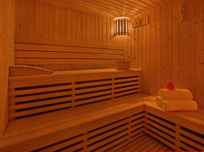 DoubleTree by Hilton Hotel and Residences Dubai Al Barsha