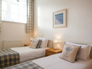 Old School Apartment Highland Club