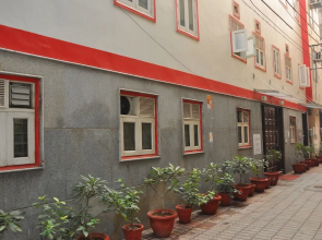 Homely Hotel near Sector 31 Gurgaon