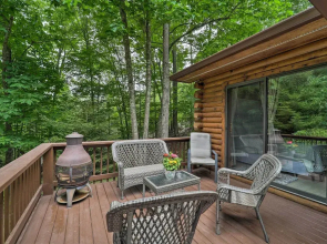 2 Decks & Fire Pit: Scenic Beech Mountain Retreat!