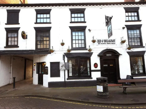 The Black Swan Inn B & B