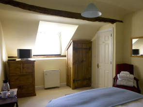 Coach House Norbury