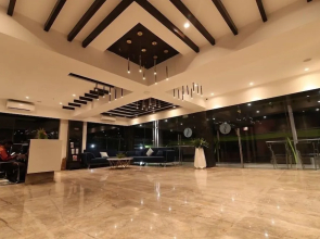 Sri Sri Sri Hotel