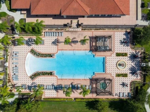 Mariel Oasis 6 Bedroom Home by RedAwning