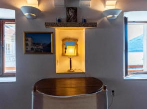Charming Bohemian house in Perast
