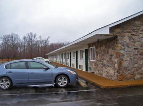 Colonial Inn