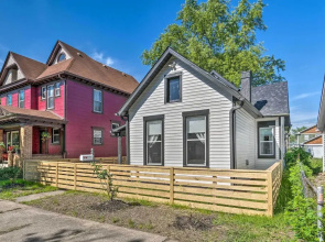 Quaint + Cozy Indianapolis Getaway w/ Yard!