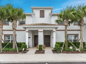 Amazing Story Lake Town Home Sleeps 10 4 Bedroom Townhouse by Redawning