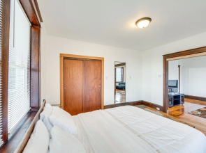 Lovely Lancaster Aptartment in Walkable Location!