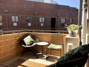 Classic Woolstore Apartment in Teneriffe