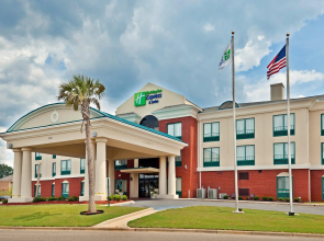 Holiday Inn Express Selma by IHG