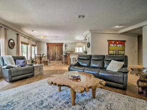 Merritt Island Oasis: 5 Mi to Satellite Beach!