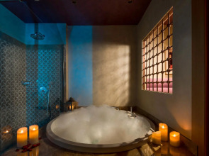 Titanic Port Bakirkoy