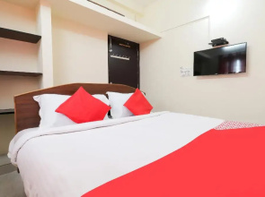 Giri Palace by OYO Rooms
