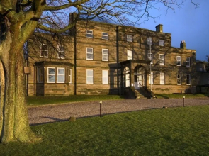 Larpool Hall