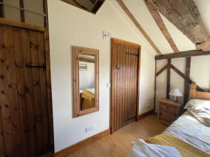 The Cow Shed - Sleeps 4, Parking & Pet Friendly