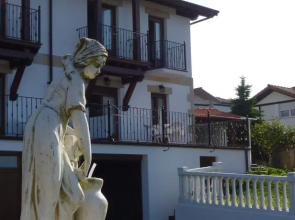La Fuente De Enmedio