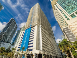 Miami Brickell unit Balcony Pool 1 pkg