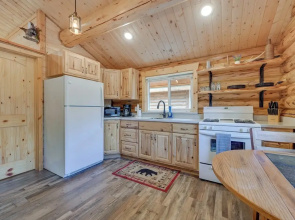 Soldotna Fisherman's Cabin ~ 6 Mi to Kenai River