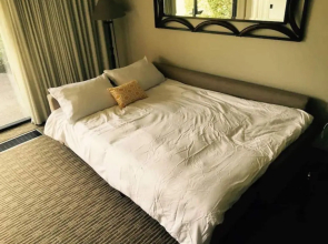 Top King Suite 40% OFF: Full Kitchen, Peaceful Views