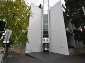 Darlinghurst Self-Contained Modern One-Bedroom Apartment (313 BUR)