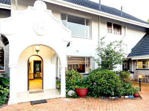 OR Tambo Guest House