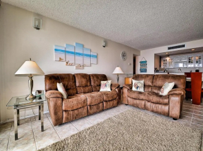 440 West Condos 1508S Walk to the Beach 555