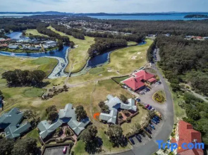 Golf & Beach Bliss: Book Direct in Salamander Bay