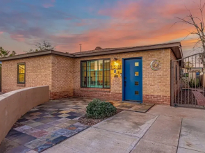 Cozy SW Casa 5 Mins to DT PHX Sleeps 6