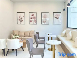 The Bloom 84 Residence