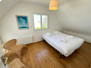 House in Ploudalmezeau With Beach Access