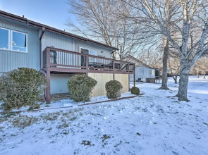 Bella Vista Home w/ Deck + Trails: On Golf Course!