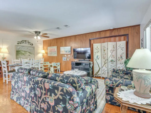 4 Mi to Okaloosa Fun: Peaceful Holiday Retreat!
