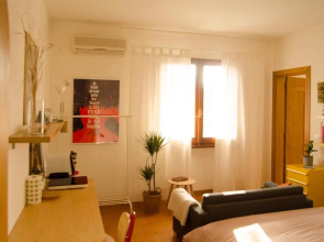 Monolocale in villa, a 300 metri dal centro