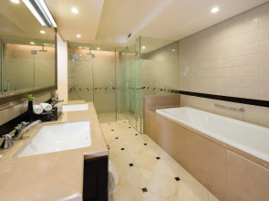 Paramount Gallery Hotel