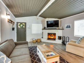 Sugarloaf Cabin w/ Fireplace Near Big Bear Lake