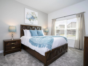 Gorgeous 4Bd Close to Disney w  Pool   Storey Lake 4403
