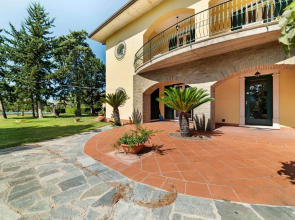Villa With Pool Near Paestum